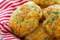 Garlic Buttermilk Cheddar Bay Biscuits