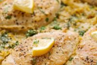 Creamy Spinach Artichoke Chicken Skillet