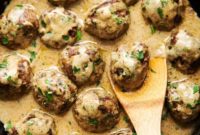 Irresistibly Delicious Swedish Meatballs with Savory Brown Gravy