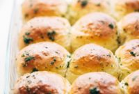 Quick and Fluffy Garlic Herb Rolls