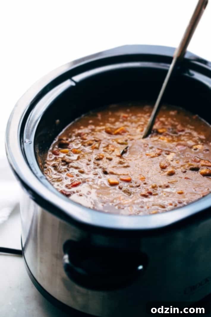 Winter Detox Moroccan Sweet Potato Lentil Soup - an easy, vegetarian detox soup that's loaded with tons of veggies, lentils and sweet potatoes to keep you full! Light on the calories too! #moroccansoup #soup #lentilsoup #slowcooker | Littlespicejar.com Winter Detox Moroccan Sweet Potato Lentil Soup - an easy, vegetarian detox soup that's loaded with tons of veggies, lentils, and sweet potatoes to keep you full! Light on the calories too! #moroccansoup #soup #lentilsoup #slowcooker | Littlespicejar.com