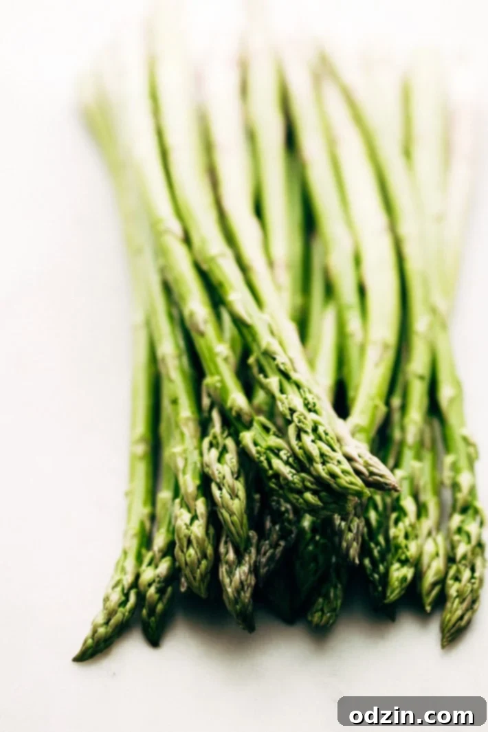 Sheet Pan Bruschetta Chicken with Potatoes and Asparagus - make a healthy, nutritious dinner all on one sheet pan! #bruschettachicken #roastedchicken #chickenbreast #bruschetta | Littlespicejar.com Sheet Pan Bruschetta Chicken with Potatoes and Asparagus - make a healthy, nutritious dinner all on one sheet pan! #bruschettachicken #roastedchicken #chickenbreast #bruschetta | Littlespicejar.com