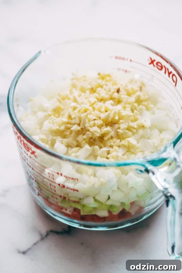 Instant Pot Chicken Wild Rice Soup - this soup is warm and filling and takes 45 minutes to make from start to finish! #instantpot #pressurecooker #soup #chickenwildricesoup #wildricesoup | Littlespicejar.com Instant Pot Chicken Wild Rice Soup - this soup is warm and filling and takes 45 minutes to make from start to finish! #instantpot #pressurecooker #soup #chickenwildricesoup #wildricesoup | Littlespicejar.com