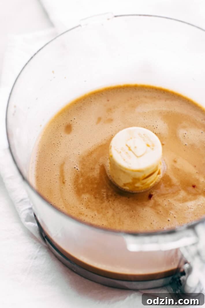 Chopped Thai Chicken Salad with Skinny Peanut Dressing (Meal Prep) - Learn how to prep an easy Thai chicken salad for your weekly lunches! So good and so skinny! #mealprep #choppedthaisalad #chickensalad #thaisalad | Littlespicejar.com