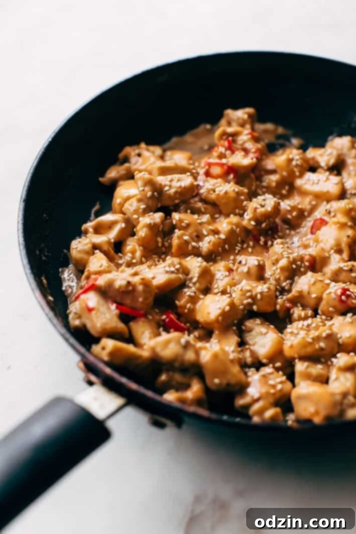 Bang Bang Chicken Lettuce Wraps - a homemade lettuce wrap stuffed with jasmine rice, sautéed chicken and tons of bang bang sauce! #bangbangchicken #bangbangsauce #bangbanglettucewraps #chickenlettucewraps | Littlespicejar.com Bang Bang Chicken Lettuce Wraps - a homemade lettuce wrap stuffed with jasmine rice, sautéed chicken and tons of bang bang sauce! #bangbangchicken #bangbangsauce #bangbanglettucewraps #chickenlettucewraps | Littlespicejar.com