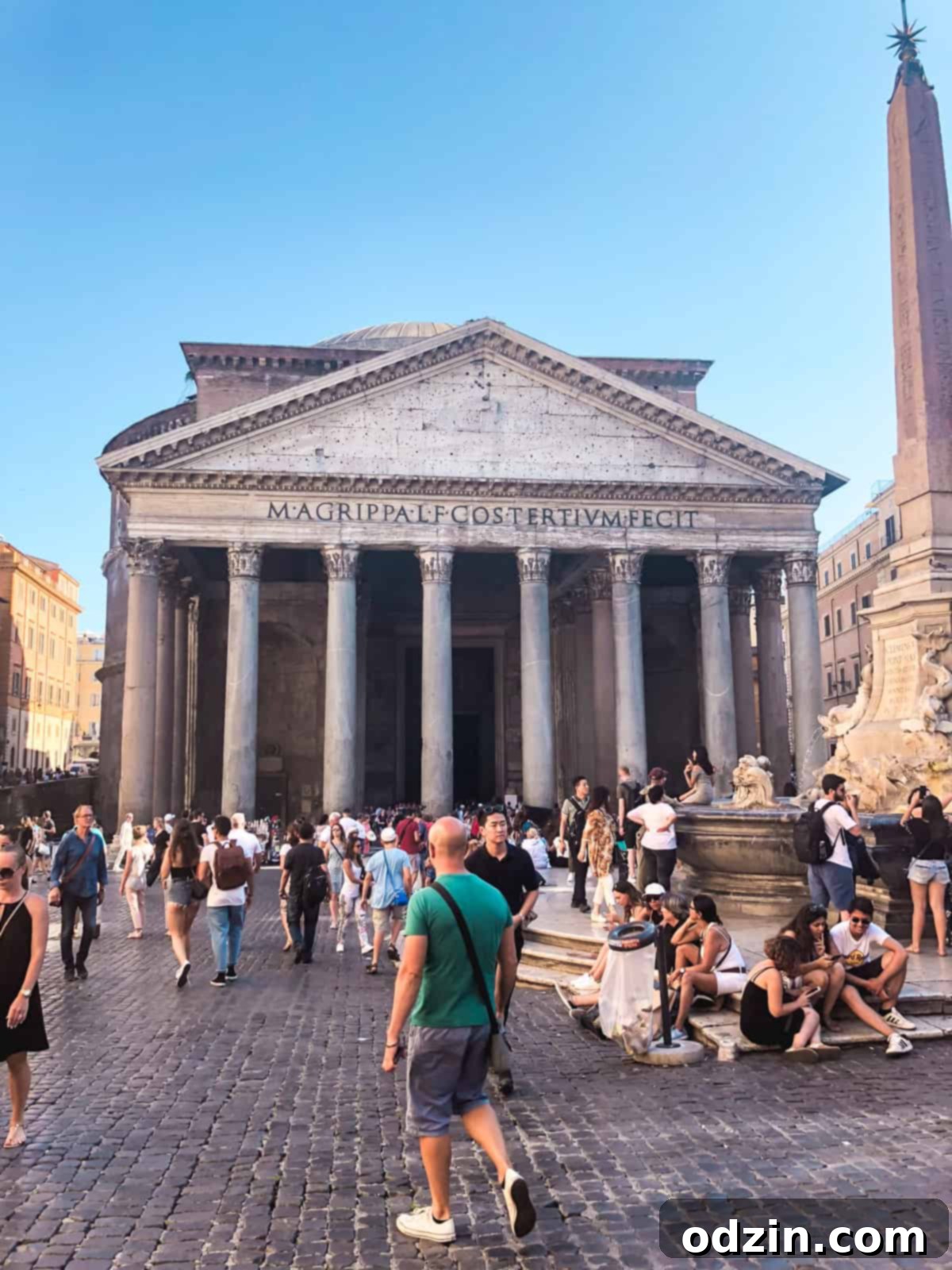 picture of the Pantheon from a distance