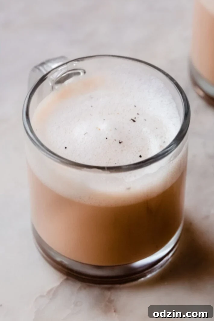 Effortless London Fog Latte 3 clear mug showing the layers of a London fog latte