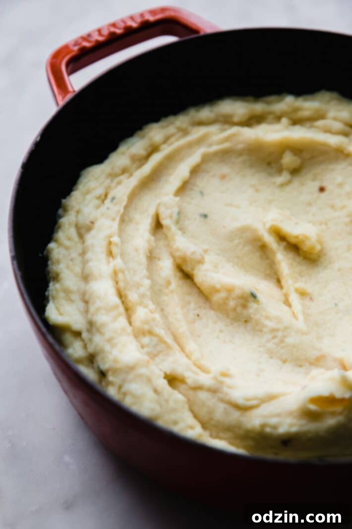 mashed potatoes in cast iron pot