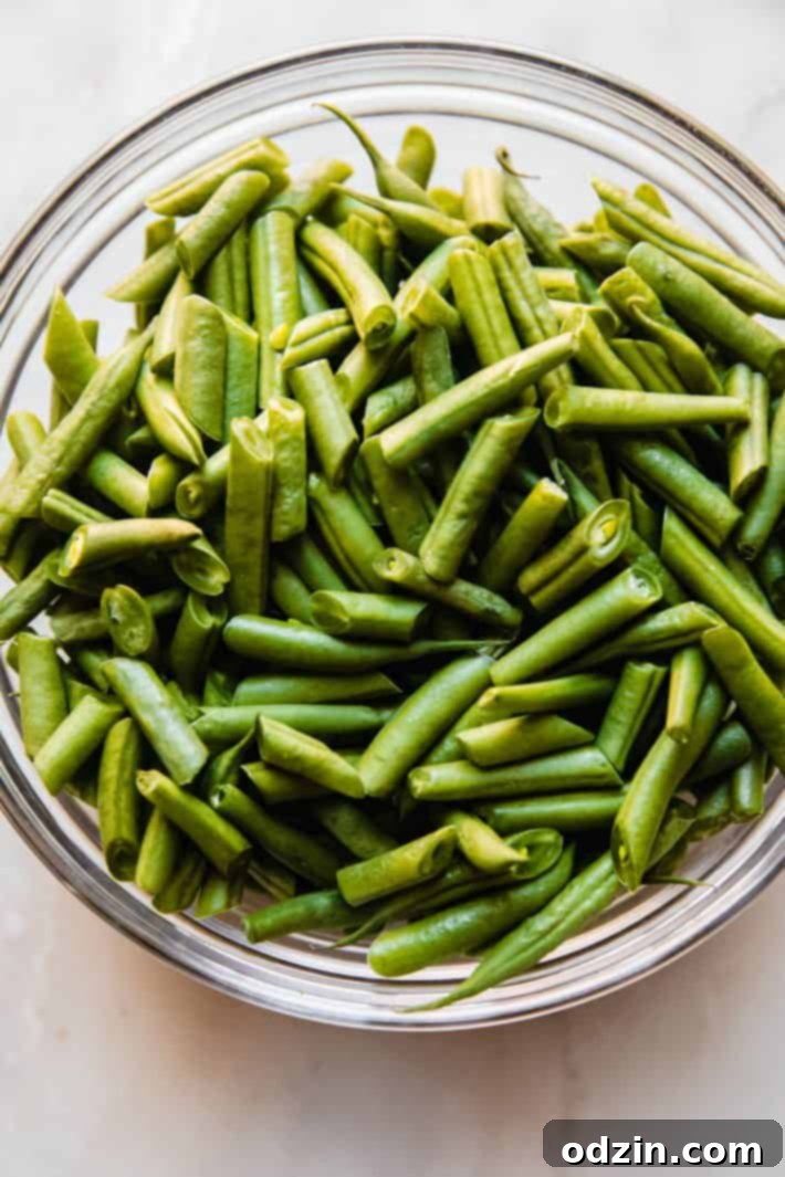 cut green beans in bowl